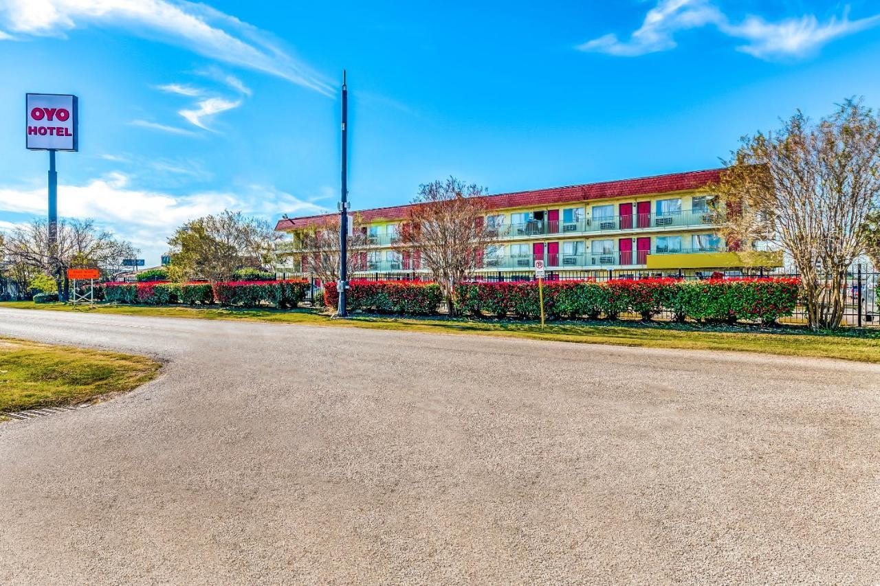 Oyo Hotel Houston Southwest I-69 Exterior foto